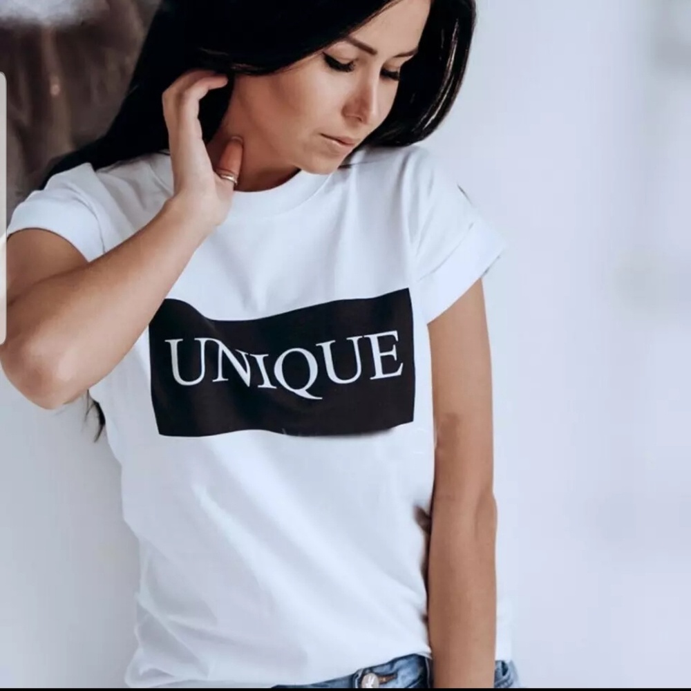 UNIQUE White Roll-Sleeve Tee